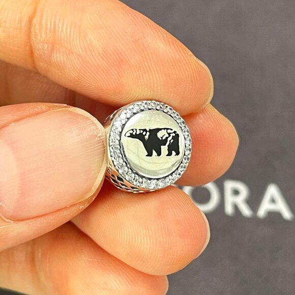 Pandora Banff Exclusive Charm - Picture 1 of 4